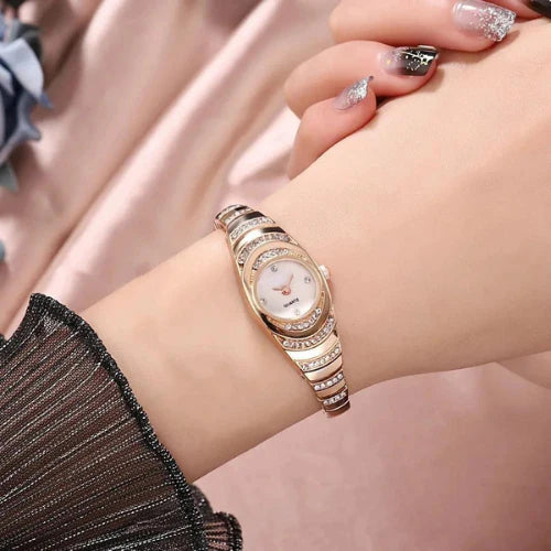 Gold Wristwatch - Reloj de Pulsera de Oro ✨