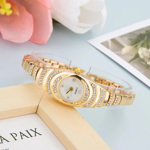 Gold Wristwatch - Reloj de Pulsera de Oro ✨