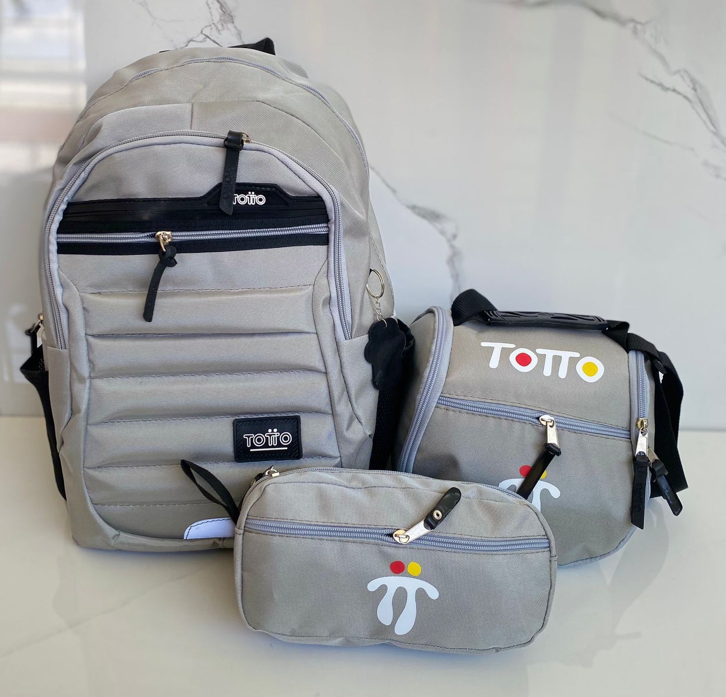 TRIO TOTTO®: ¡PAGA 1 Y LLEVA 3! ¡MORRAL, LONCHERA Y CARTUCHERA INCLUIDOS EN REMATE!