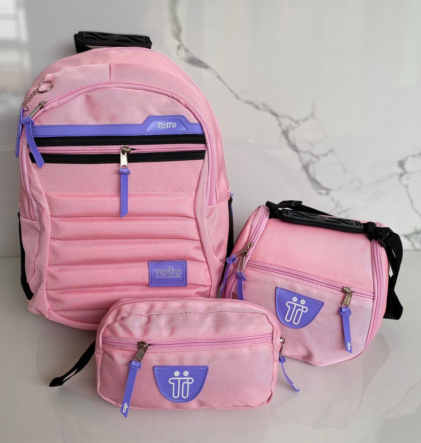 TRIO TOTTO®: ¡PAGA 1 Y LLEVA 3! ¡MORRAL, LONCHERA Y CARTUCHERA INCLUIDOS EN REMATE!